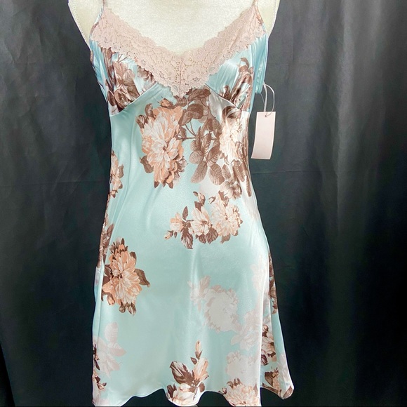 NEW with TAG Linea Donatella Satin and Lace Nightgown,Very Pretty, Sz M - Picture 4 of 13